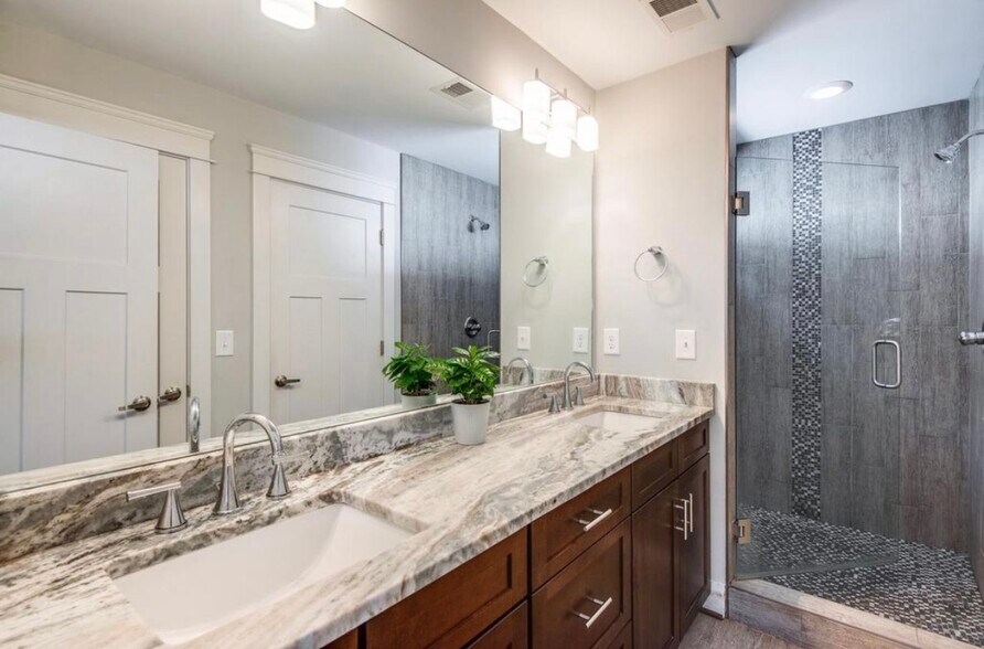 Building Photo - 710 Buchanan St