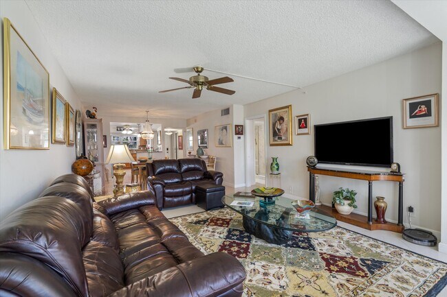 Building Photo - 3224 S Ocean Blvd