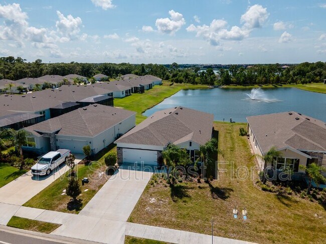 Building Photo - 5928 Silver Palm Blvd