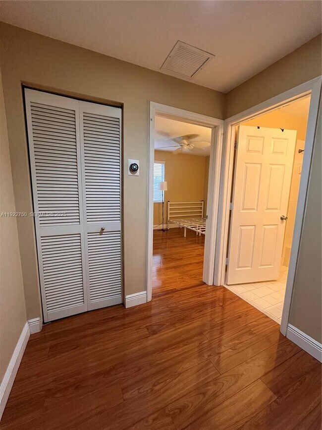 Building Photo - 730 NE 90th St