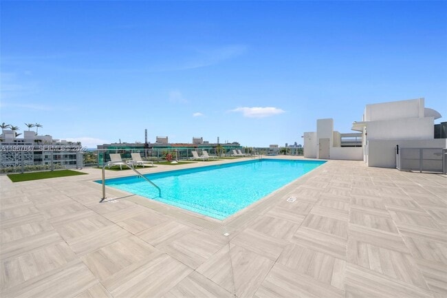 Building Photo - 1025 92nd St