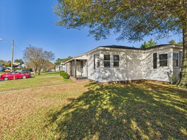 Building Photo - 8000 Diggs Rd