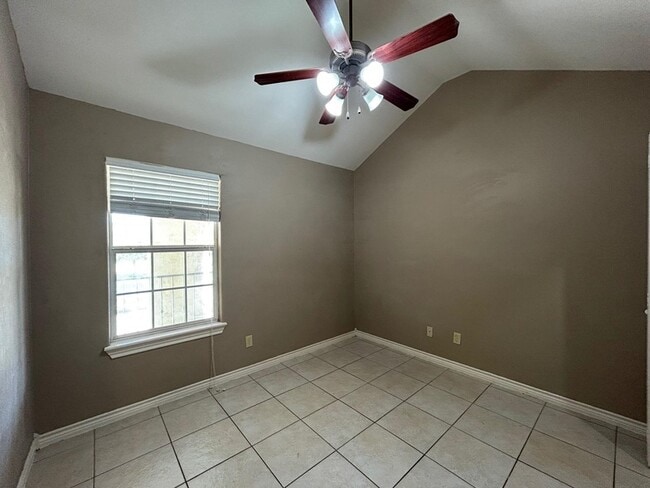 Building Photo - 9804 Cantera Ct