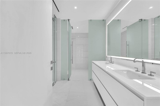 Building Photo - 300 Biscayne Blvd Way