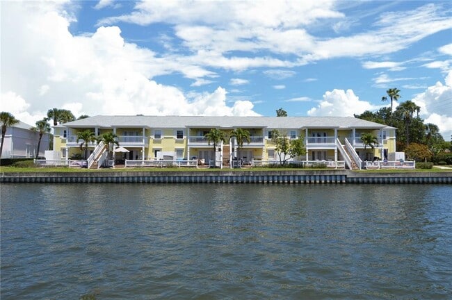 Building Photo - 3889 Pompano Dr SE