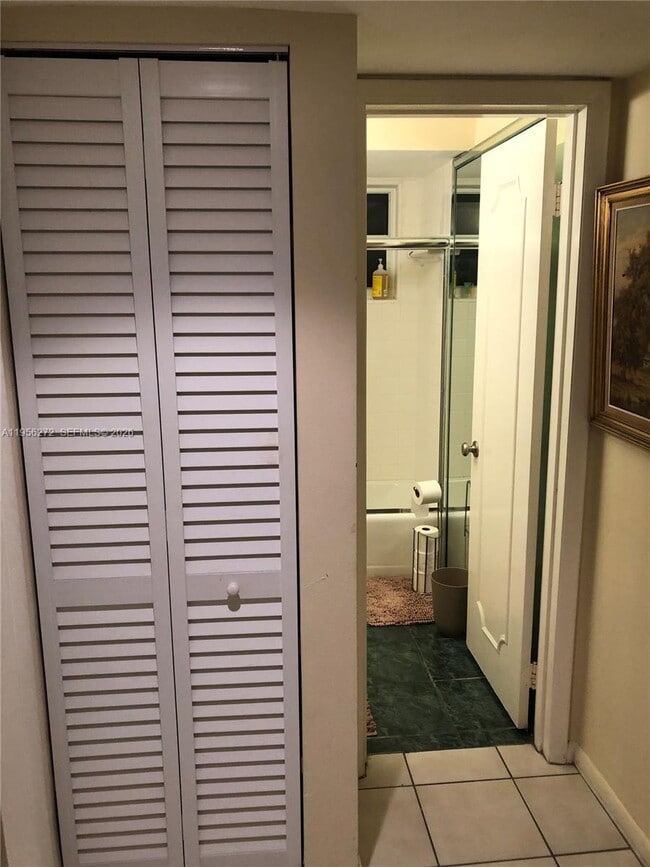 Building Photo - 255 Sunrise Dr