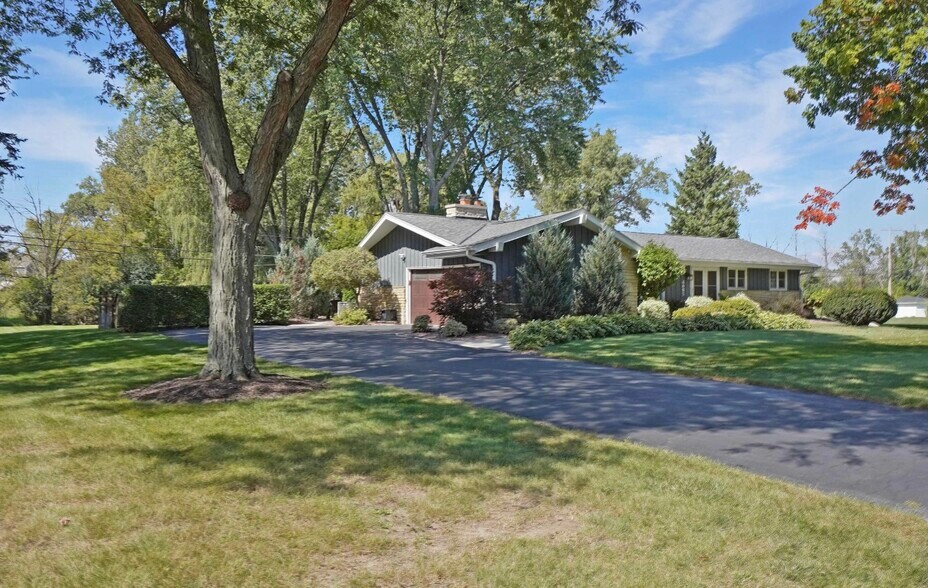 Building Photo - 4685 N 150th St