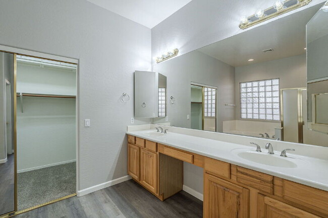 Building Photo - 2951 E Riviera Pl