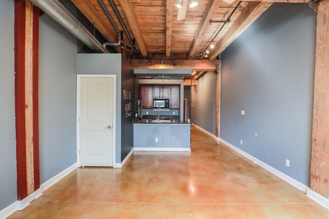 Building Photo - 815 Porter St