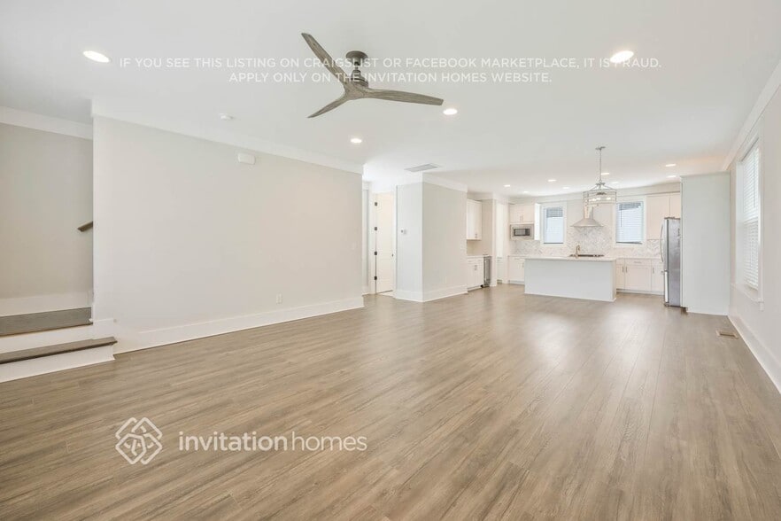 Building Photo - 220 Founders Ln