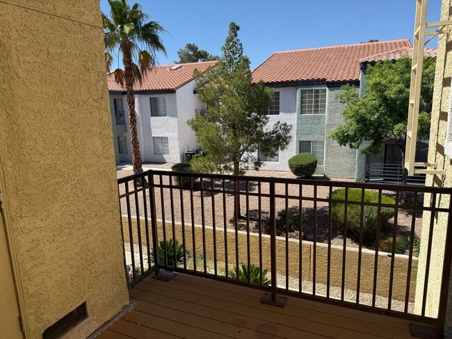 Building Photo - Beautiful 2-Bedroom Condo with Fireplace & Community Pool Near Cheyenne Freeway