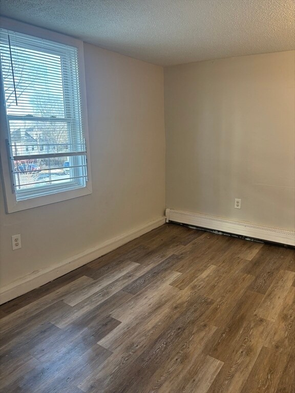 Building Photo - 108 S Common St