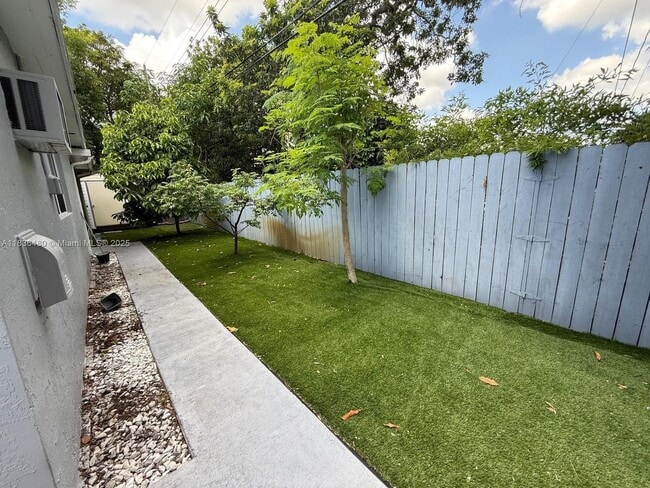 Building Photo - 4281 NW 35th Terrace