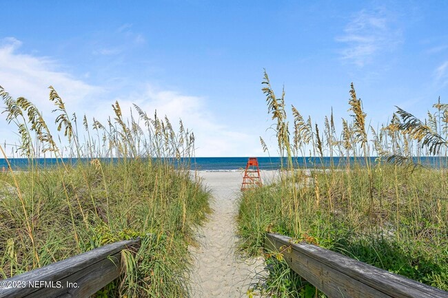 Building Photo - 187 19th St N