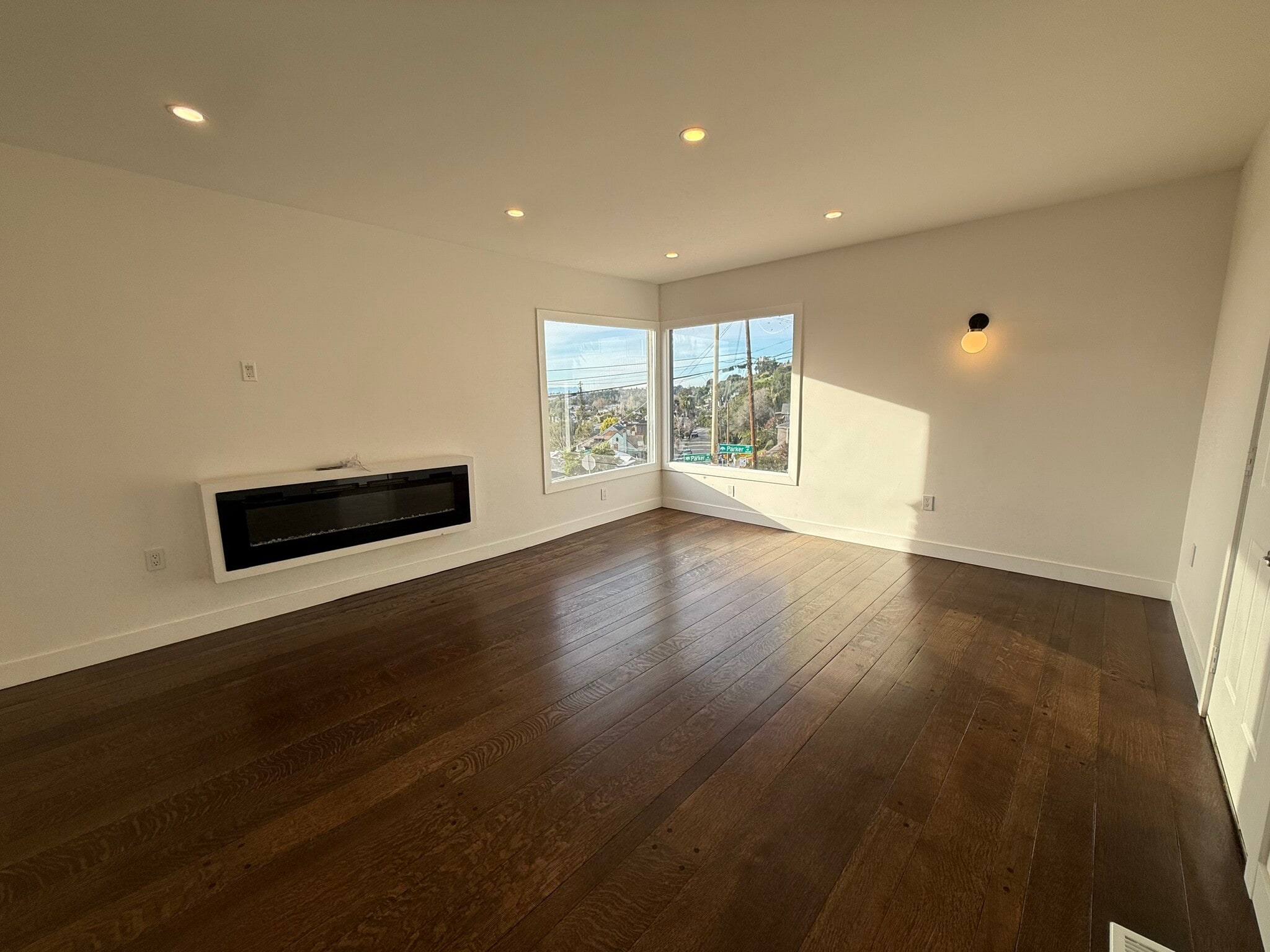 Building Photo - 3000 Parker Ave