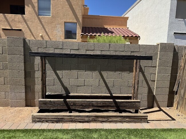 Building Photo - North Phoenix 2 bedroom Duplex