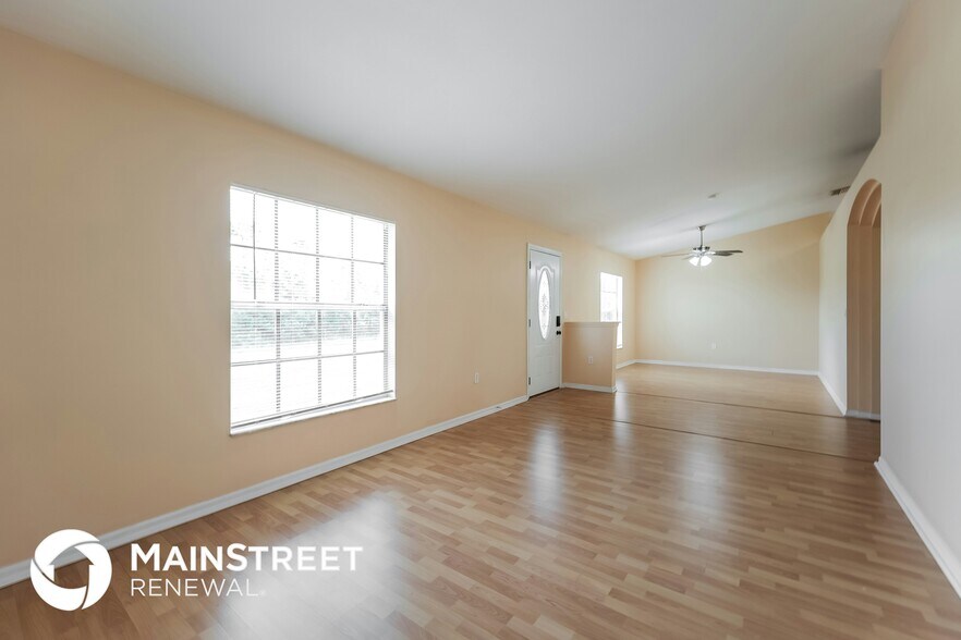 Building Photo - 1120 Cariston Ave