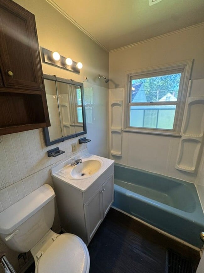 Building Photo - 4508 Plaza Dr