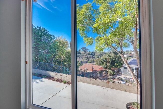 Building Photo - 3336 Altadena Ave.