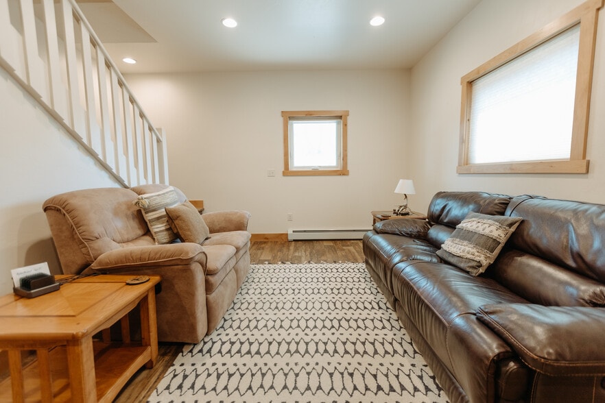 Building Photo - 120 Lasso Ln