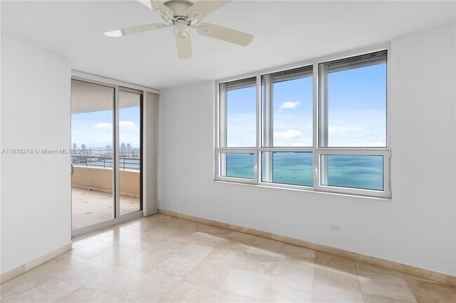 Building Photo - 808 Brickell Key Dr