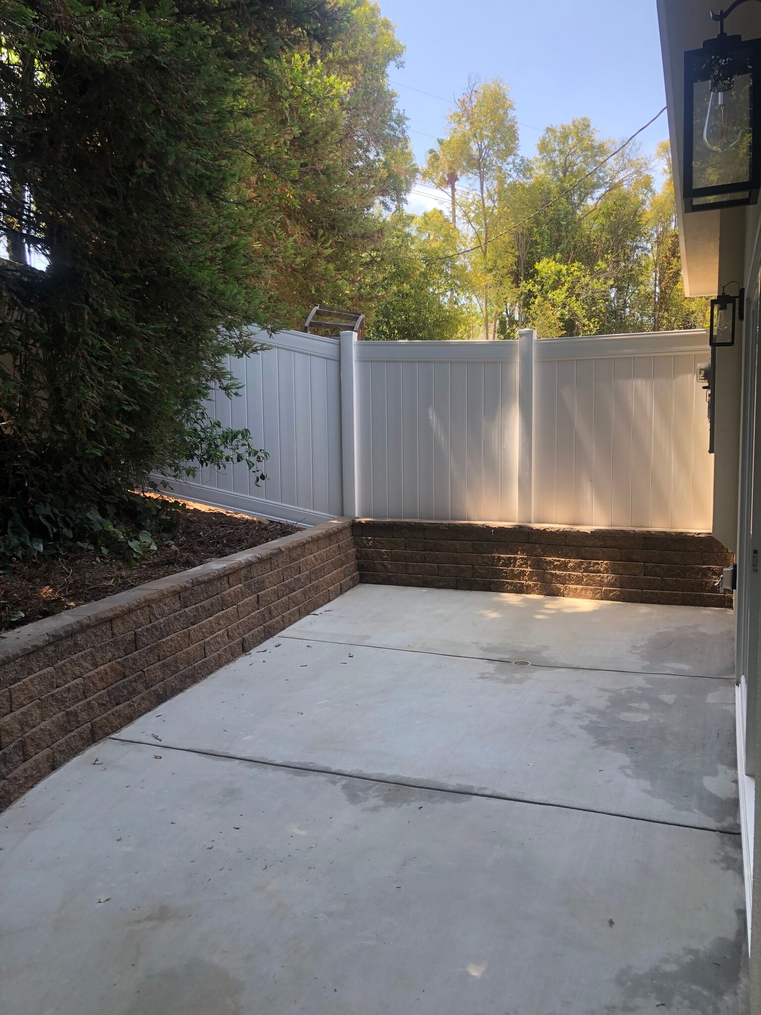 Building Photo - 4414 Deseret Dr