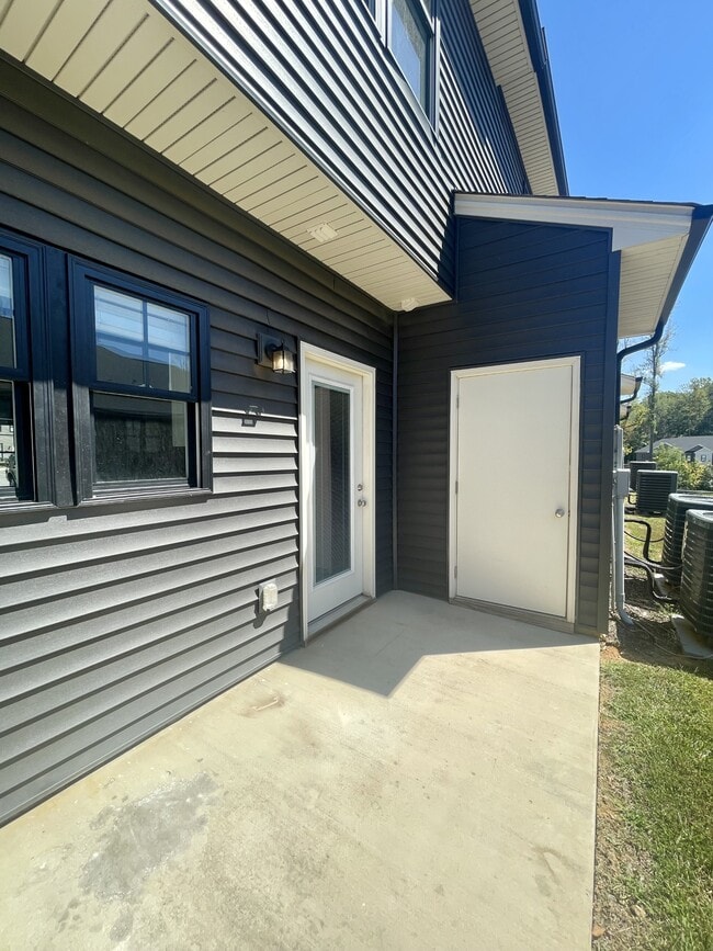 Building Photo - 45 High St