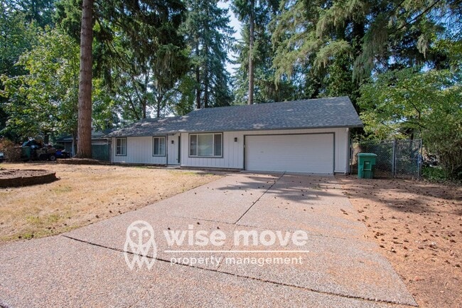 Building Photo - Newly Renovated 3 bedroom with HUGE yard