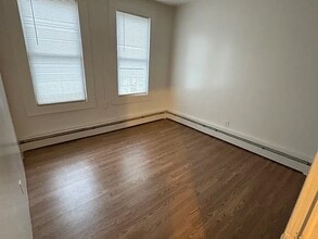 Building Photo - 127 W 54th St