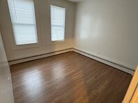 Building Photo - 127 W 54th St