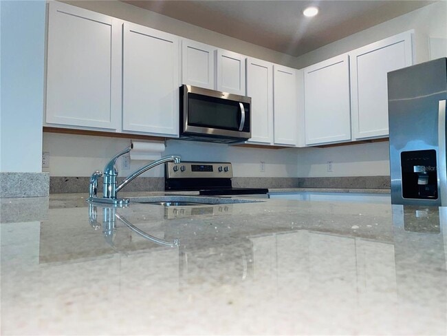 Building Photo - 17043 Oval Rum Dr