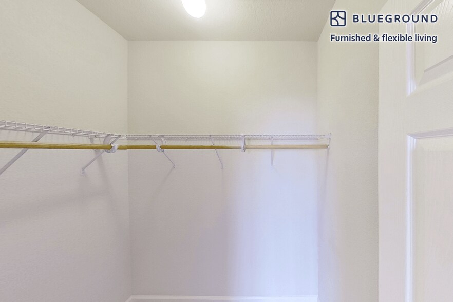 Building Photo - 1099 Admiral Ct