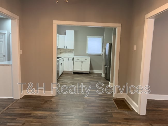 Building Photo - 234 N Addison St