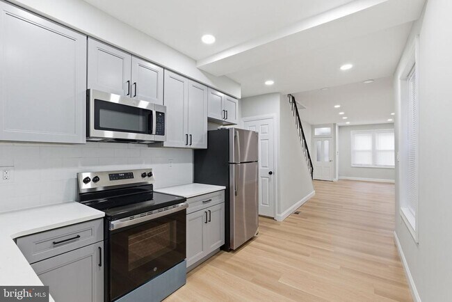 Building Photo - 2125 N 28th St