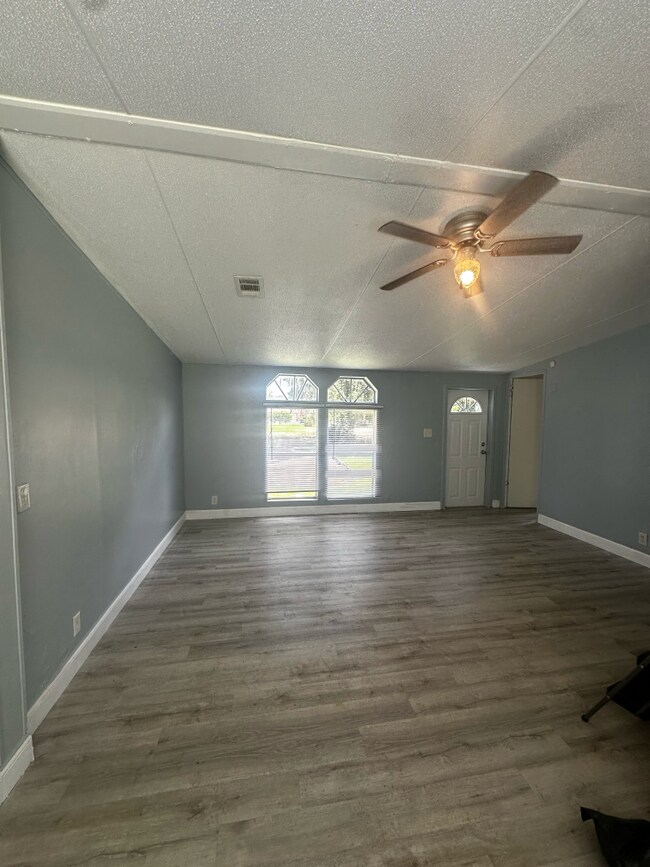 Building Photo - 1060 Piercewood Pt