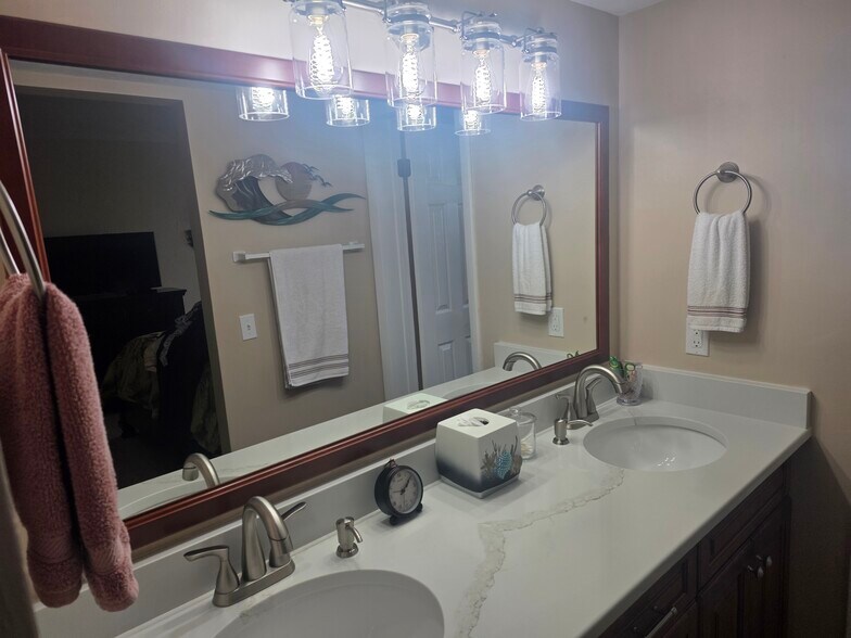 Single Mirror for Dual Vanity - 113 Golden Eye Dr