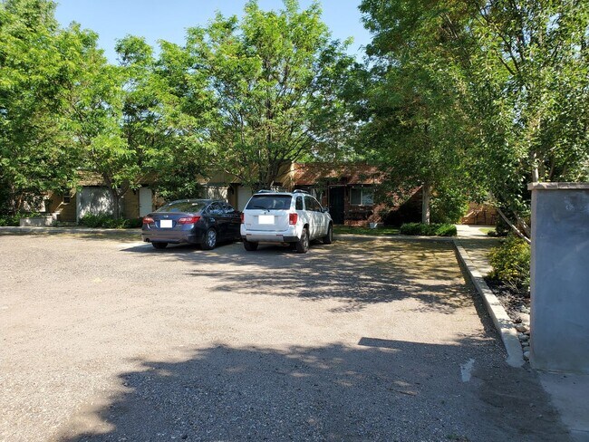 Building Photo - 1104 Columbine Ct