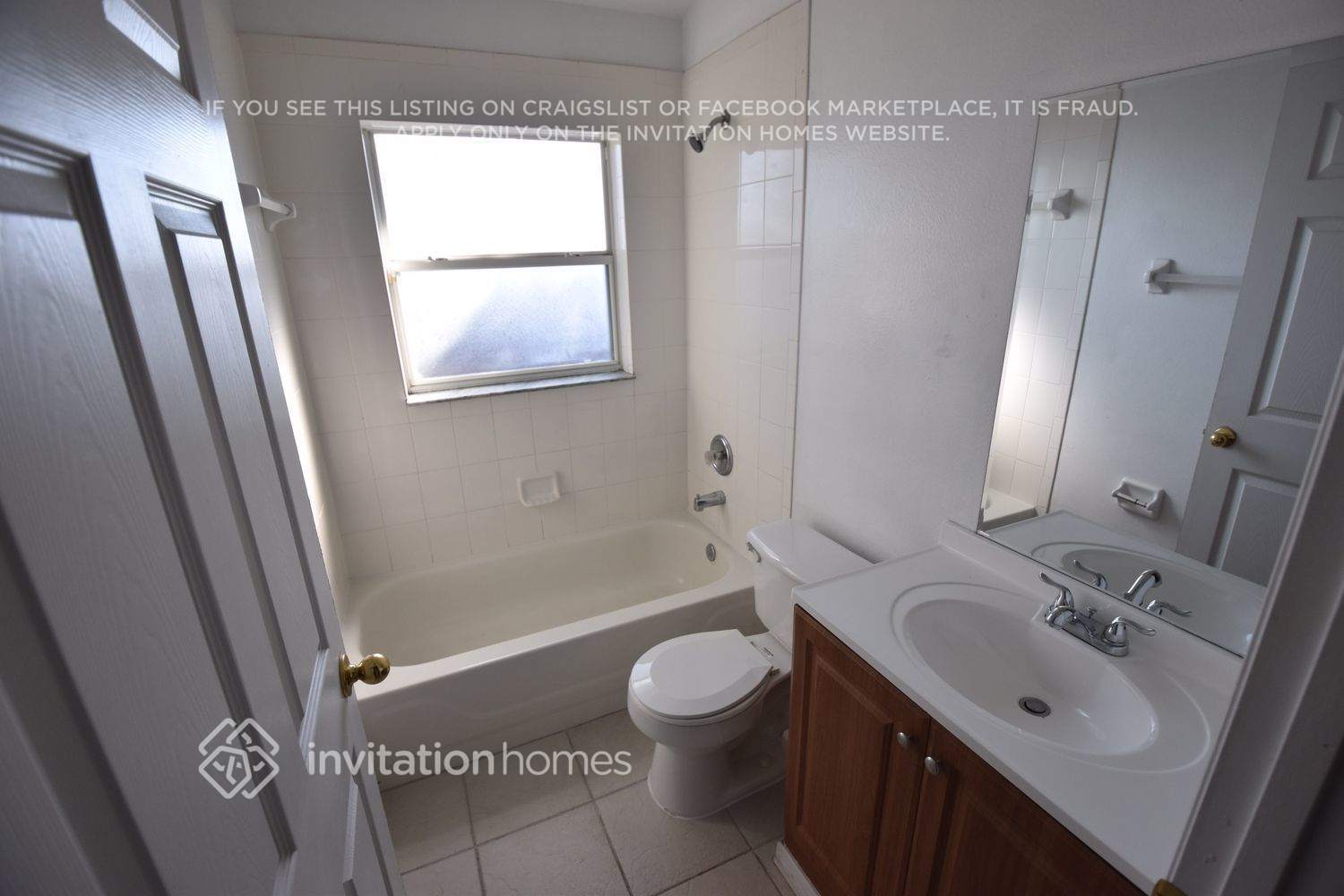 Building Photo - 300 Balogh Pl