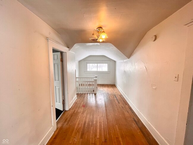Building Photo - 501 N Alameda Ave