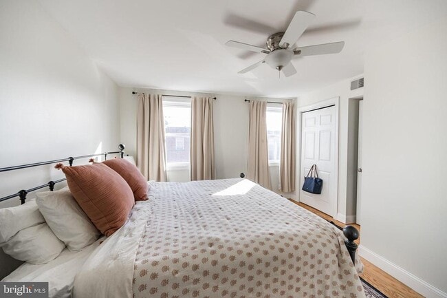 Building Photo - 2978 E Thompson St