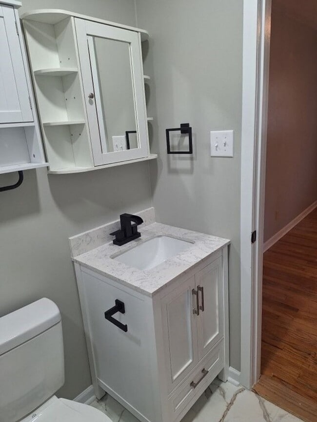 Building Photo - 836 Ridge Rd