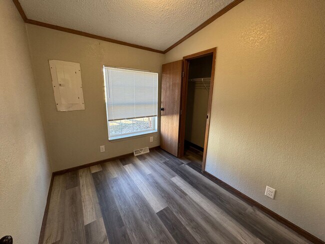 Building Photo - eld2006