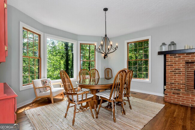 Building Photo - 3978 Pineshore Cir