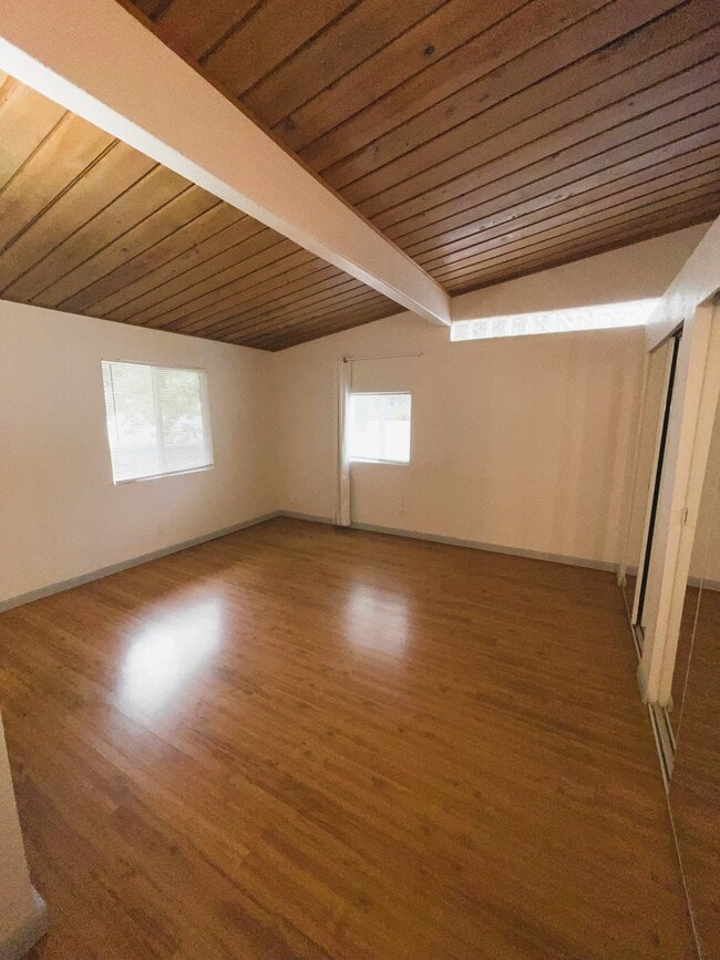 Building Photo - 3070 NW Paul Benjamin Rd