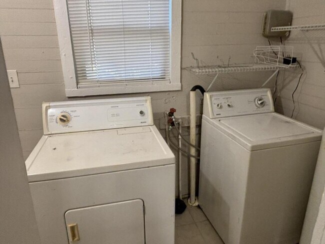 Building Photo - 1351 Springer St