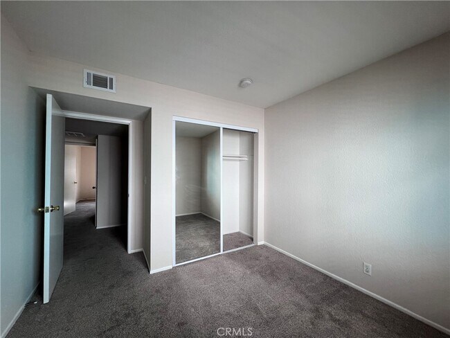 Building Photo - 11254 Oxnard St