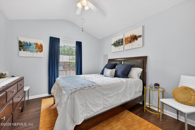 Building Photo - 4166 Highwood Dr
