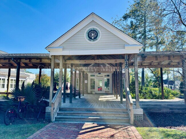 Building Photo - 633 Jenoa Dr