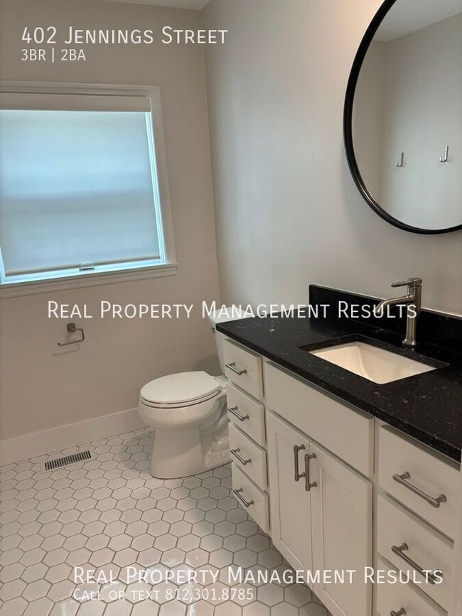 Building Photo - 402 W Jennings St