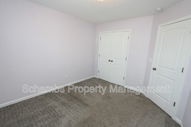 Building Photo - 1043 Myers Point Dr
